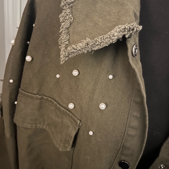 💕SHEIN Curve Size 4X Green Utility Jacket with Pearl Details, Plus Size - Picture 2 of 5